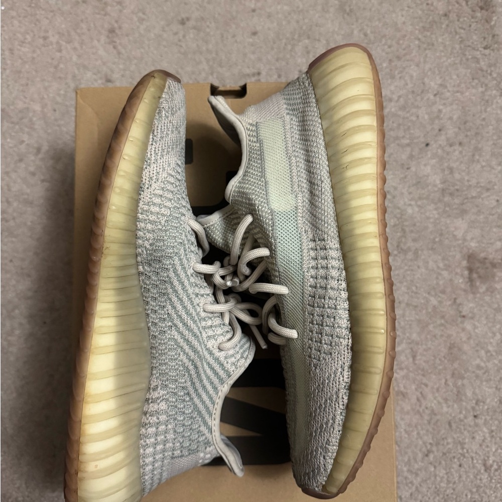 Adidas Yeezy Boost 350 V2 Sneakers - Gray